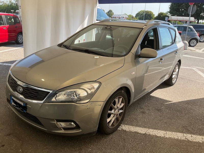 Kia cee'd 1.6 CRDi Vision 2012 – снимка 1