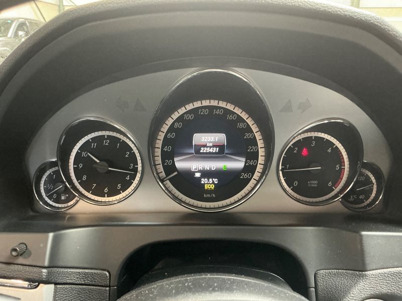 Mercedes-Benz E-Klasse E 220 CDI BlueEfficiency Avantgarde 2013 – снимка 13