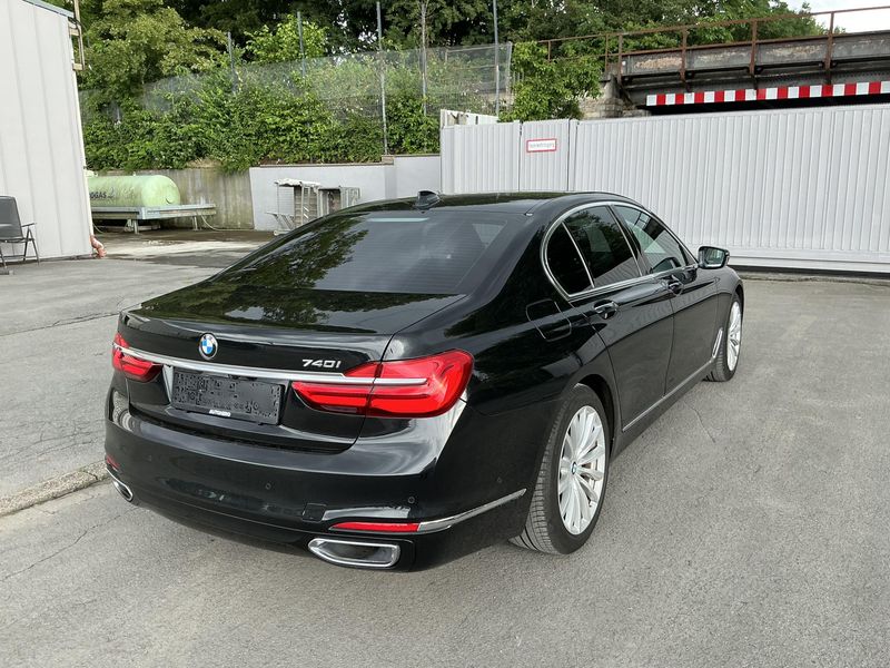 BMW 7er 740i 2018 – снимка 8
