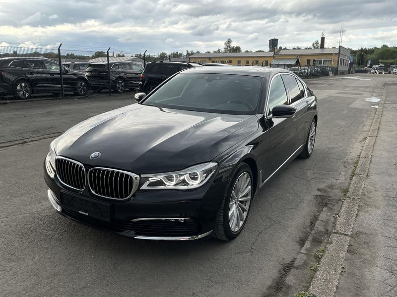 BMW 7er 740i 2018 – снимка 2