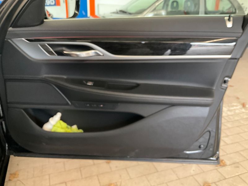 BMW 7er 740i 2018 – снимка 24
