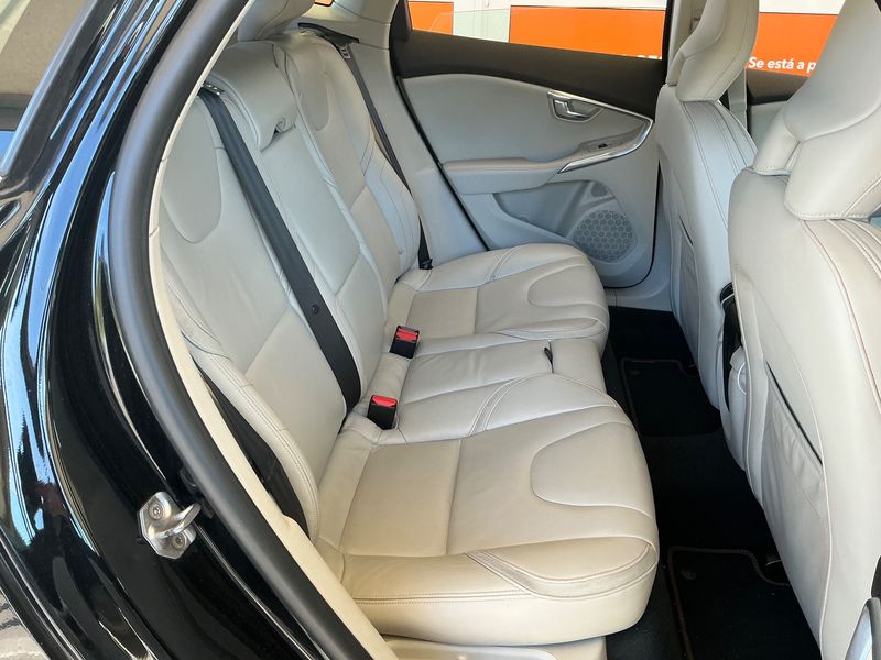Volvo V40 Cross Country 2.0 D2 Ocean Race 2015 – снимка 19