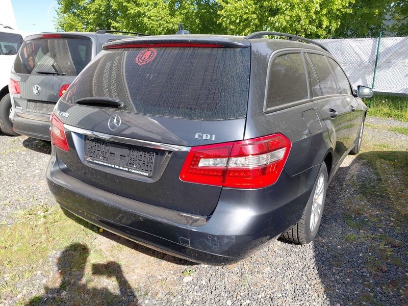 Mercedes-Benz E-Klasse E 200 CDI T BlueEfficiency 2010 – снимка 5