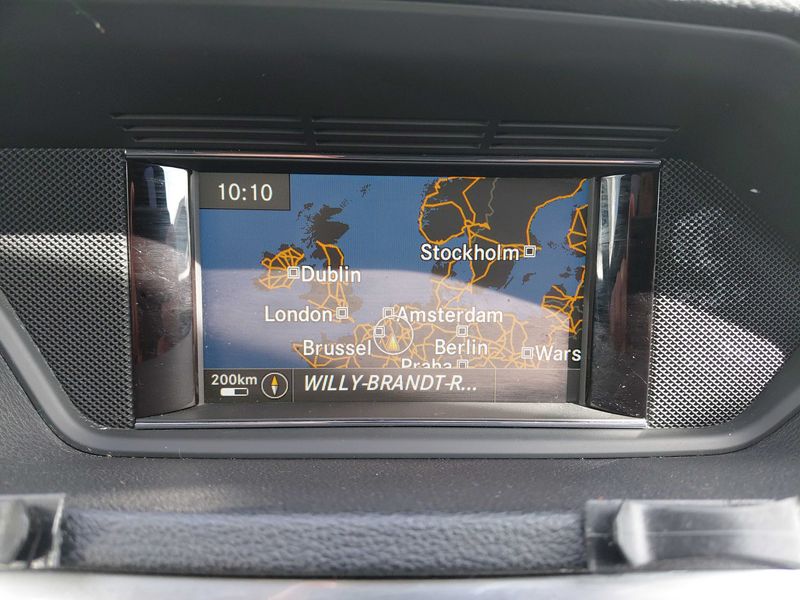Mercedes-Benz E-Klasse E 200 CDI T BlueEfficiency 2010 – снимка 13