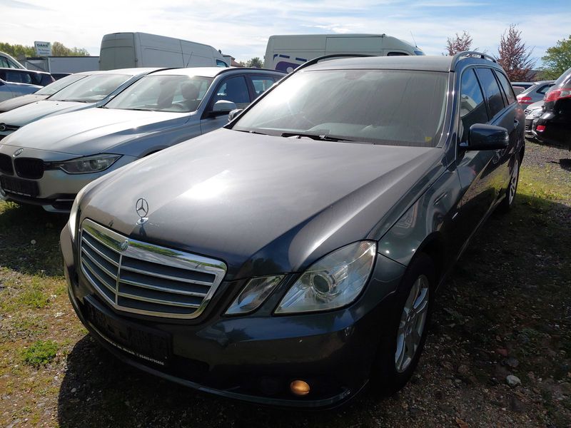 Mercedes-Benz E-Klasse E 200 CDI T BlueEfficiency 2010 – снимка 1