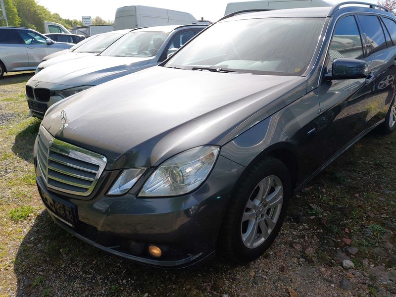 Mercedes-Benz E-Klasse E 200 CDI T BlueEfficiency 2010 – снимка 2