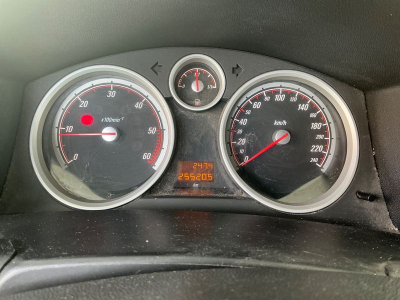 Opel Astra GTC 1.9 CDTI Sport 2006 – снимка 4