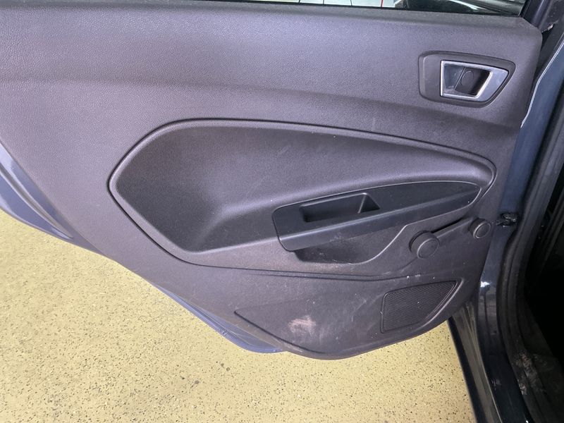 Ford Fiesta 1.0 SYNC Edition 2013 – снимка 31