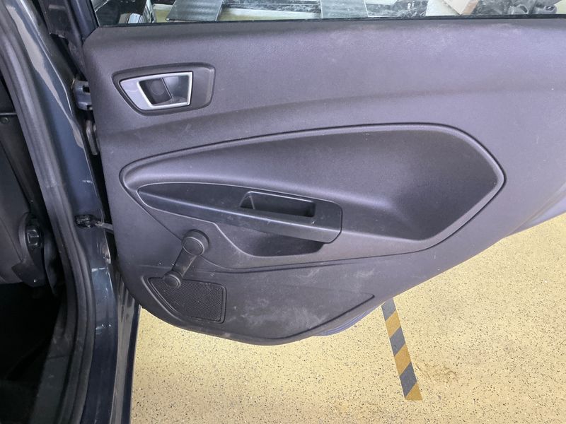 Ford Fiesta 1.0 SYNC Edition 2013 – снимка 29