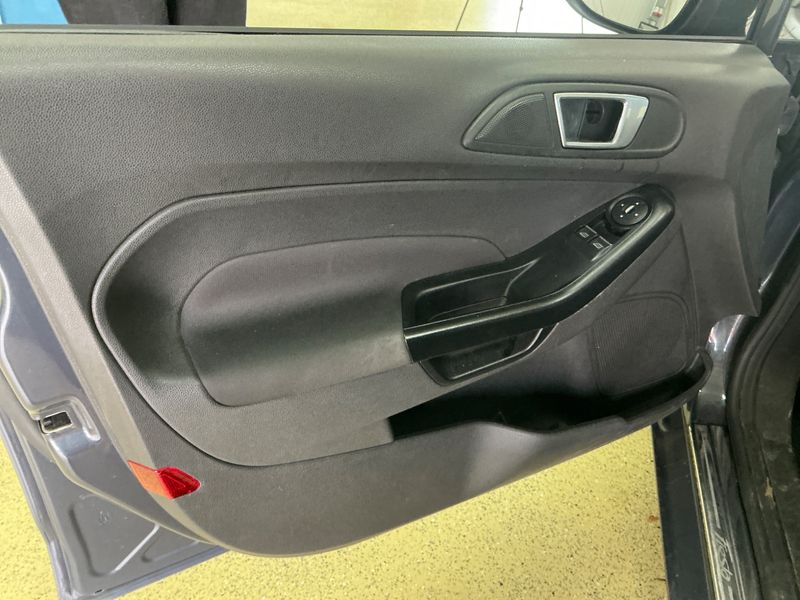 Ford Fiesta 1.0 SYNC Edition 2013 – снимка 24