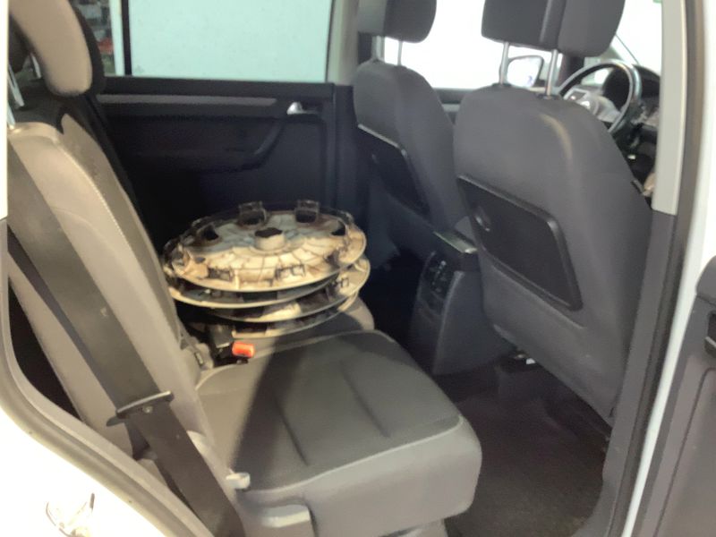Volkswagen Touran 1.6 TDI Comfortline BlueMotion Tech 2014 – снимка 20