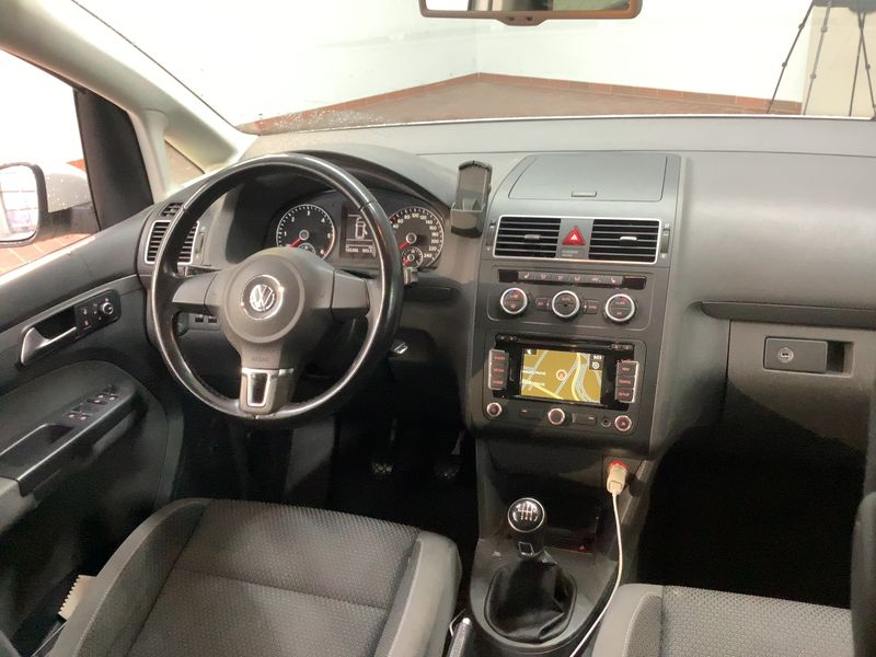 Volkswagen Touran 1.6 TDI Comfortline BlueMotion Tech 2014 – снимка 18