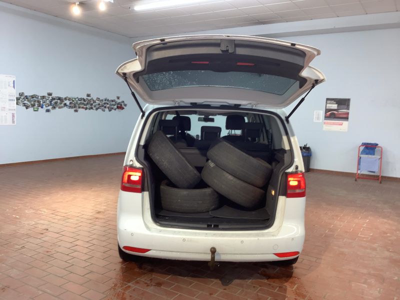Volkswagen Touran 1.6 TDI Comfortline BlueMotion Tech 2014 – снимка 16