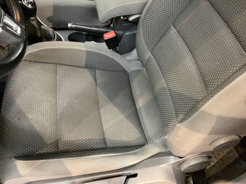 Volkswagen Touran 1.6 TDI Comfortline BlueMotion Tech 2014 – снимка 40