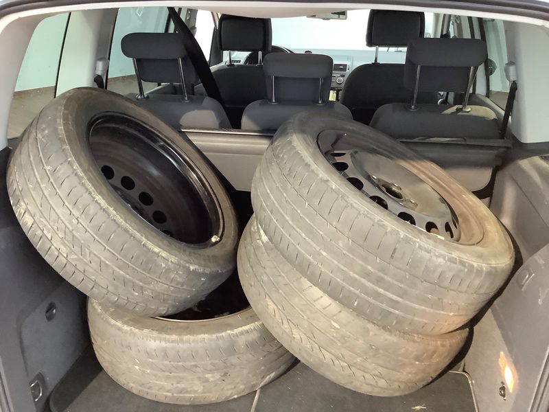 Volkswagen Touran 1.6 TDI Comfortline BlueMotion Tech 2014 – снимка 15