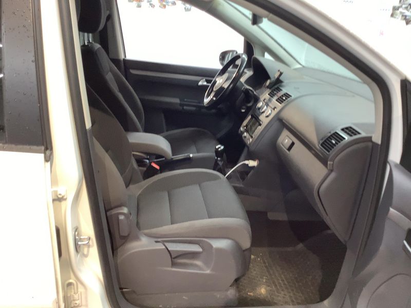 Volkswagen Touran 1.6 TDI Comfortline BlueMotion Tech 2014 – снимка 17