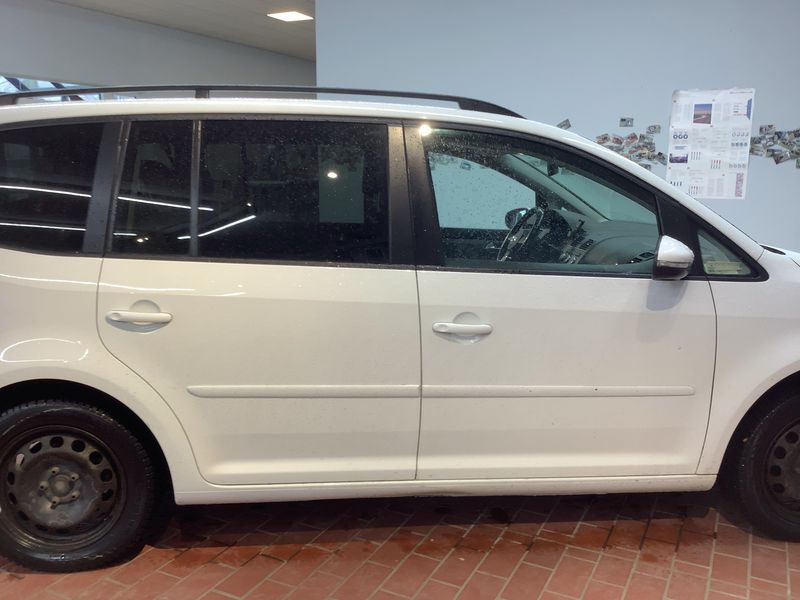 Volkswagen Touran 1.6 TDI Comfortline BlueMotion Tech 2014 – снимка 10