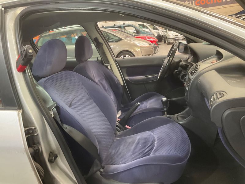 Peugeot 206 1.6 XT 2004 – снимка 3