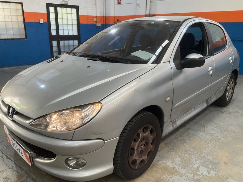Peugeot 206 1.6 XT 2004 – снимка 1