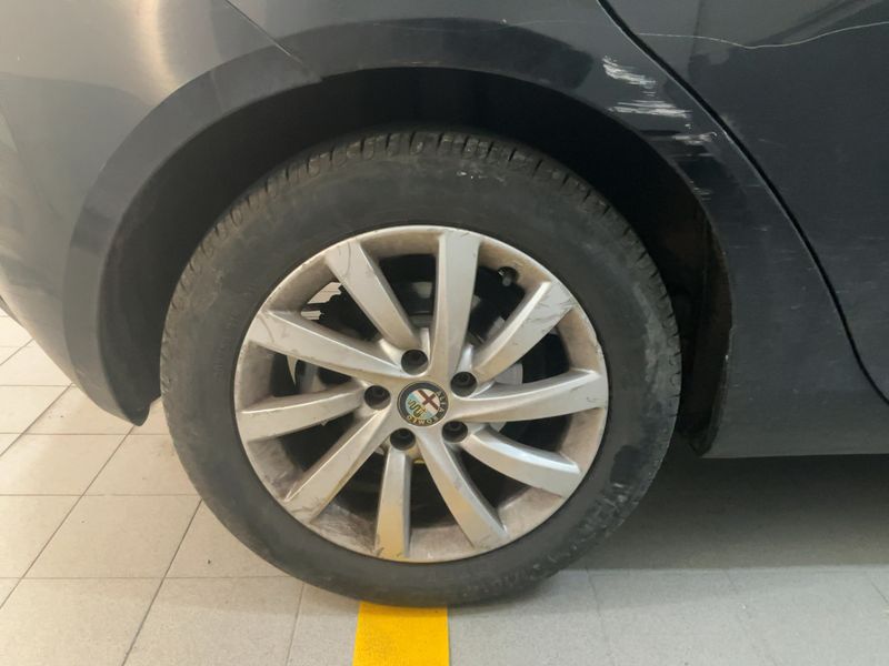Alfa Romeo Giulietta 1.6 JTD Distinctive 2015 – снимка 9