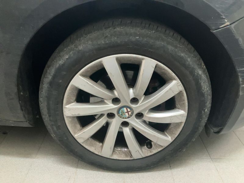 Alfa Romeo Giulietta 1.6 JTD Distinctive 2015 – снимка 11