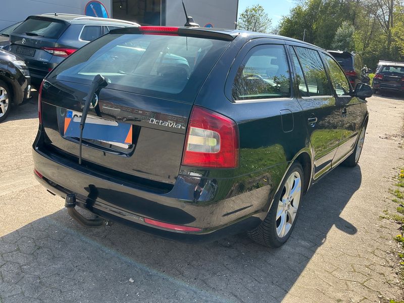 Skoda Octavia 2.0 TDI Elegance 2010 – снимка 2