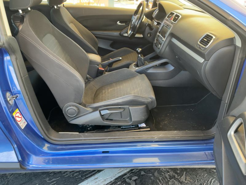 Volkswagen Scirocco 2.0 TDI 2011 – снимка 16