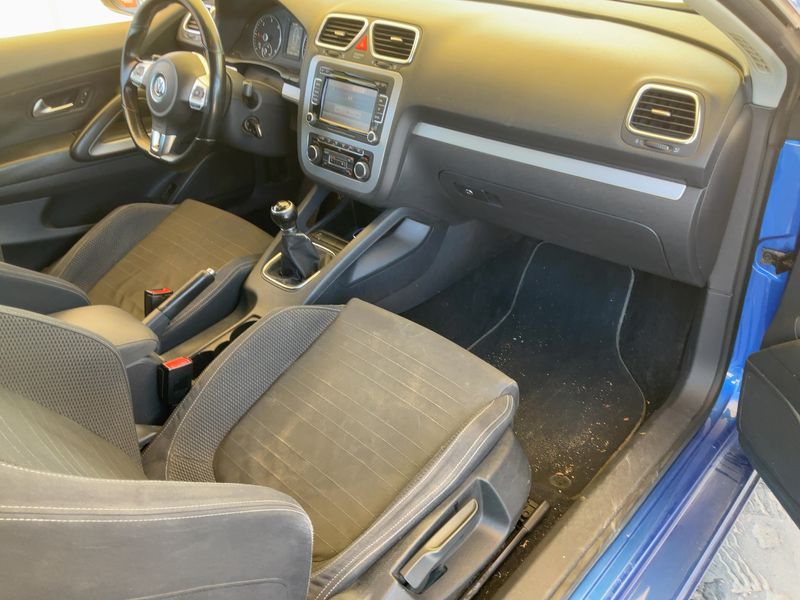 Volkswagen Scirocco 2.0 TDI 2011 – снимка 17