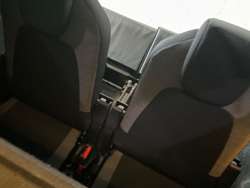 Citroen C4 Grand Spacetourer 1.5 Blue-HDi Feel 2019 – снимка 34