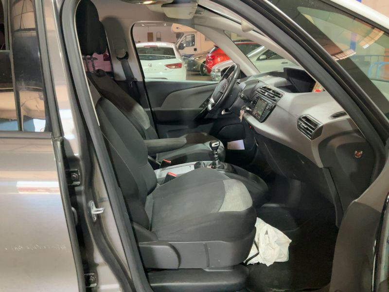 Citroen C4 Grand Spacetourer 1.5 Blue-HDi Feel 2019 – снимка 16