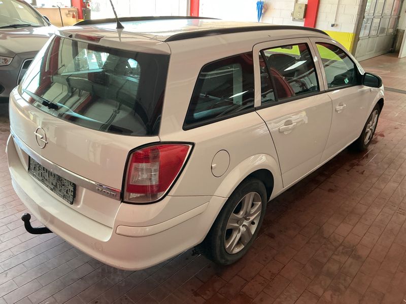 Opel Astra 1.7 CDTI Edition 2009 – снимка 2