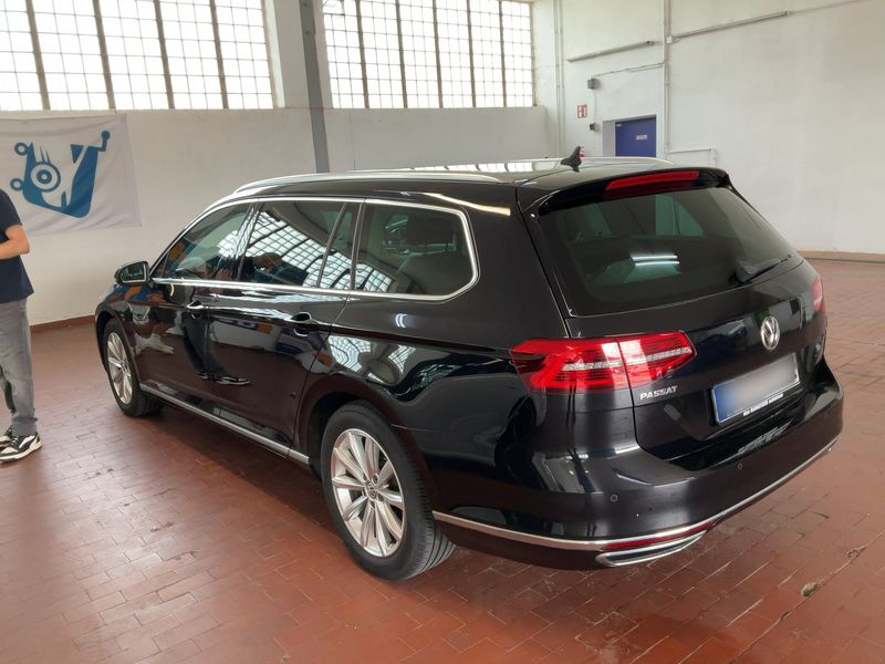 Volkswagen Passat 2.0 TDI Highline BlueMotion Tech 2018 – снимка 6