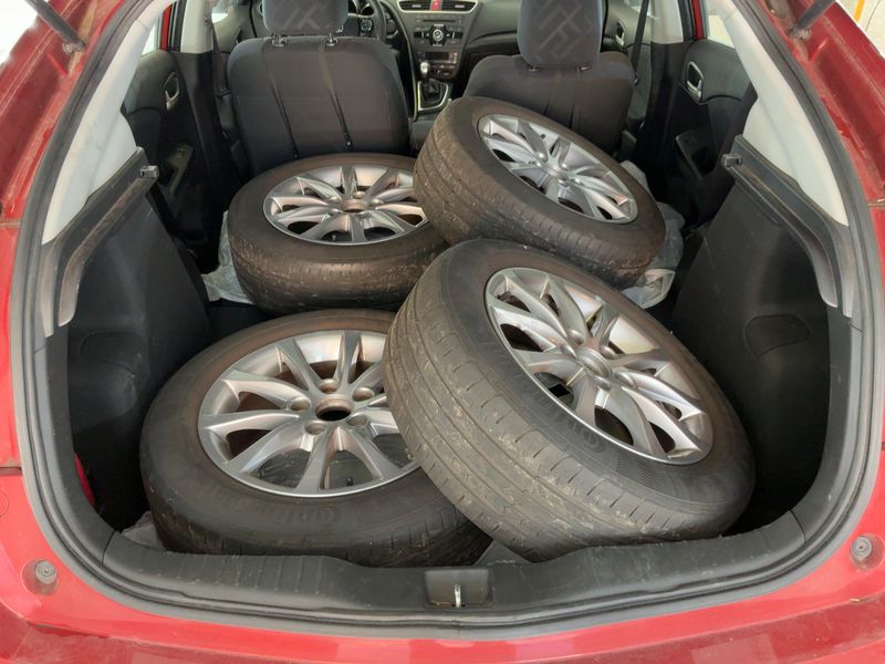 Honda Civic 1.4 Comfort 2015 – снимка 16