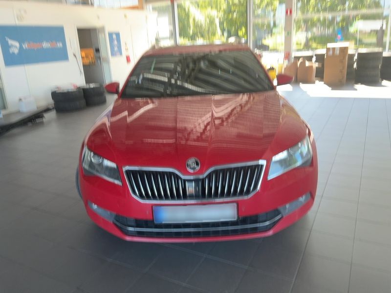 Skoda Superb 2.0 TDI Laurin & Klement 4x4 2018 – снимка 14
