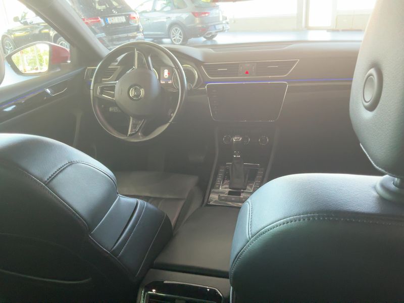 Skoda Superb 2.0 TDI Laurin & Klement 4x4 2018 – снимка 18