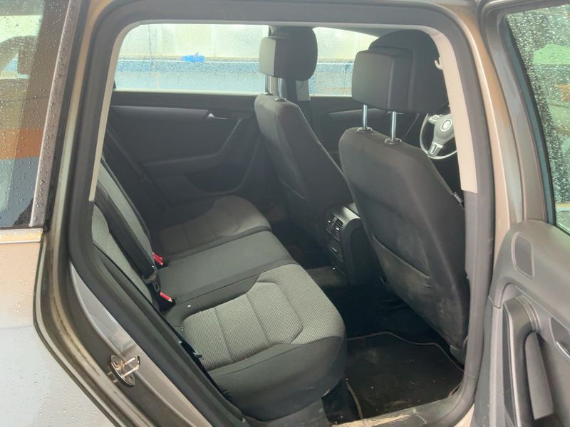 Volkswagen Passat 2.0 TDI Comfortline BlueMotion Tech 2012 – снимка 14