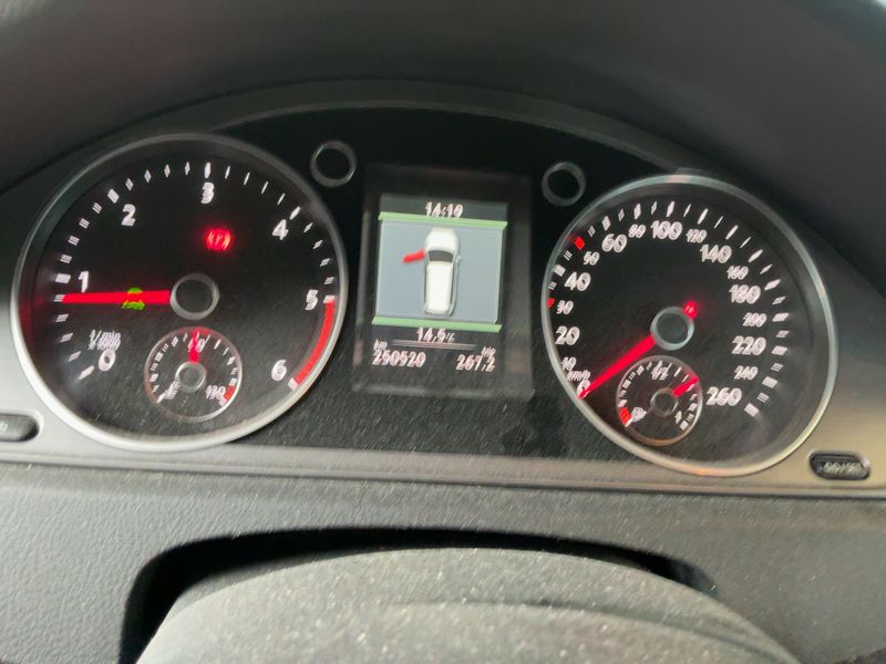 Volkswagen Passat 2.0 TDI Comfortline BlueMotion Tech 2012 – снимка 13