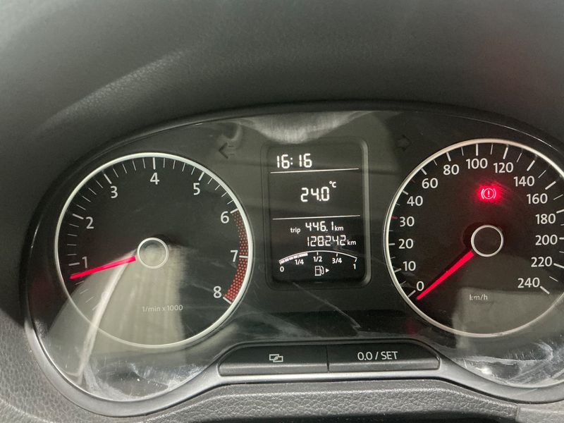 Volkswagen Polo 1.4 FSI Comfortline 2011 – снимка 18