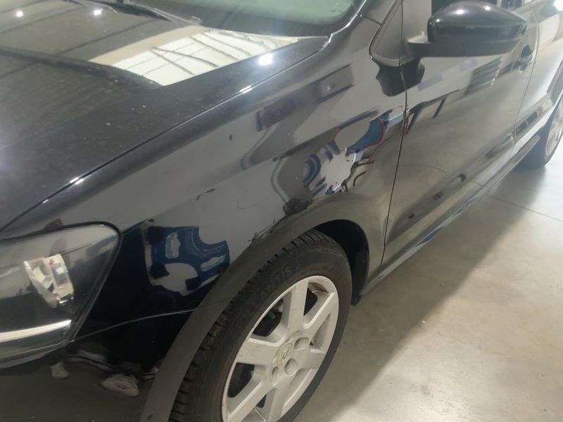 Volkswagen Polo 1.4 FSI Comfortline 2011 – снимка 2