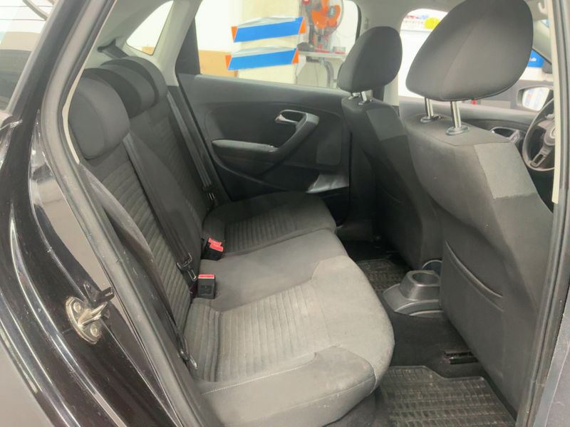 Volkswagen Polo 1.4 FSI Comfortline 2011 – снимка 19