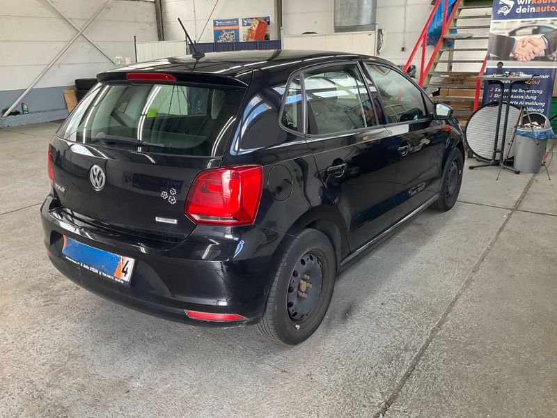 Volkswagen Polo 1.0 Edition BlueMotion Tech 2014 – снимка 2
