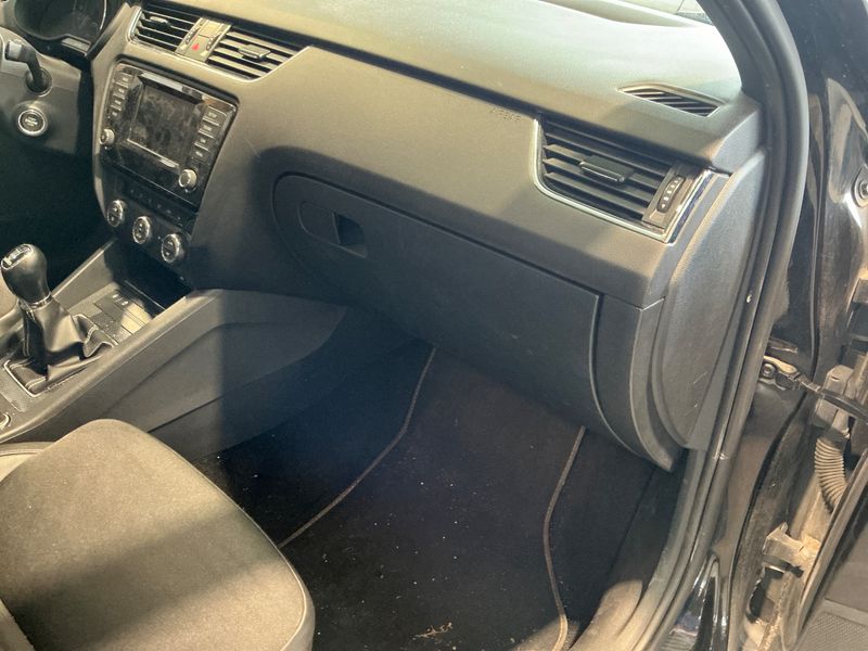 Skoda Octavia 2.0 TDI RS 2013 – снимка 23