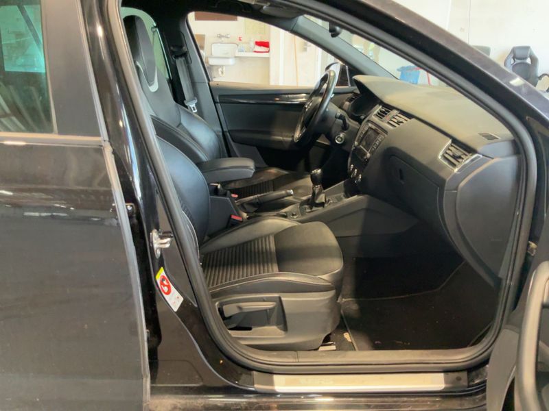 Skoda Octavia 2.0 TDI RS 2013 – снимка 17