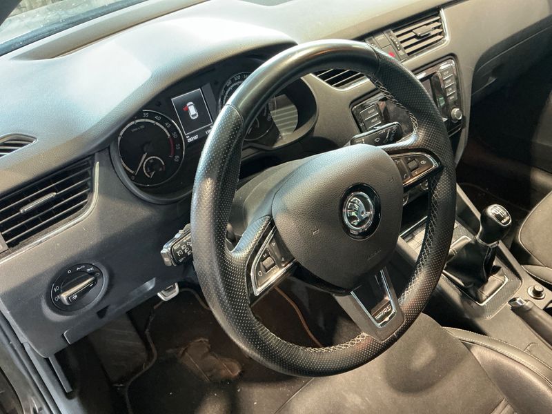 Skoda Octavia 2.0 TDI RS 2013 – снимка 26