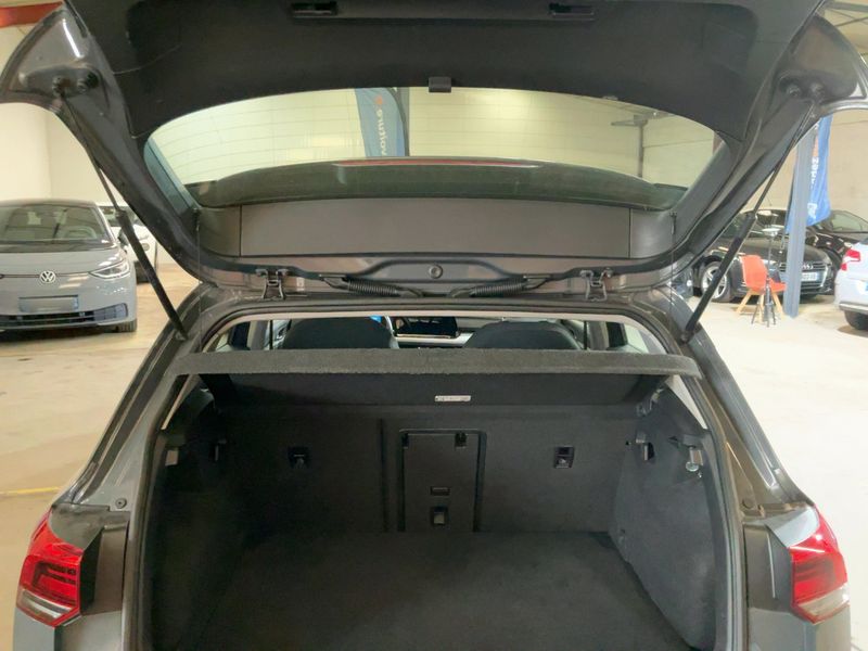 Volkswagen Golf VIII 1.5 eTSI ACT Life 1st 2020 – снимка 15