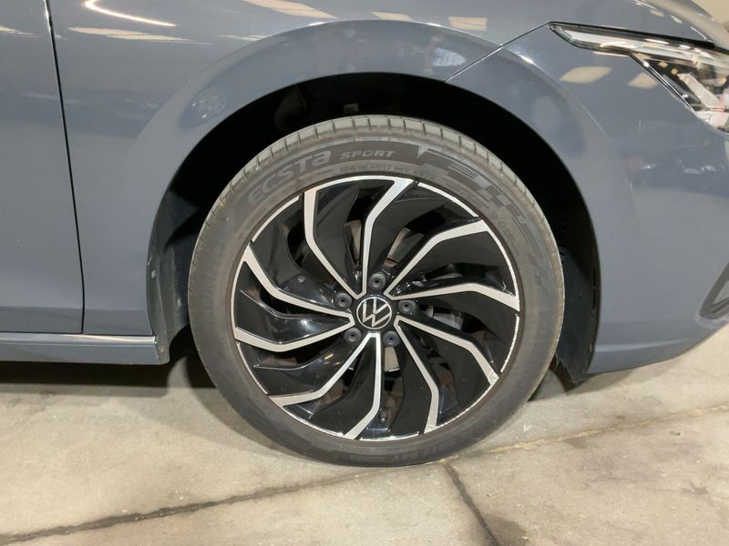 Volkswagen Golf VIII 1.5 eTSI ACT Life 1st 2020 – снимка 11
