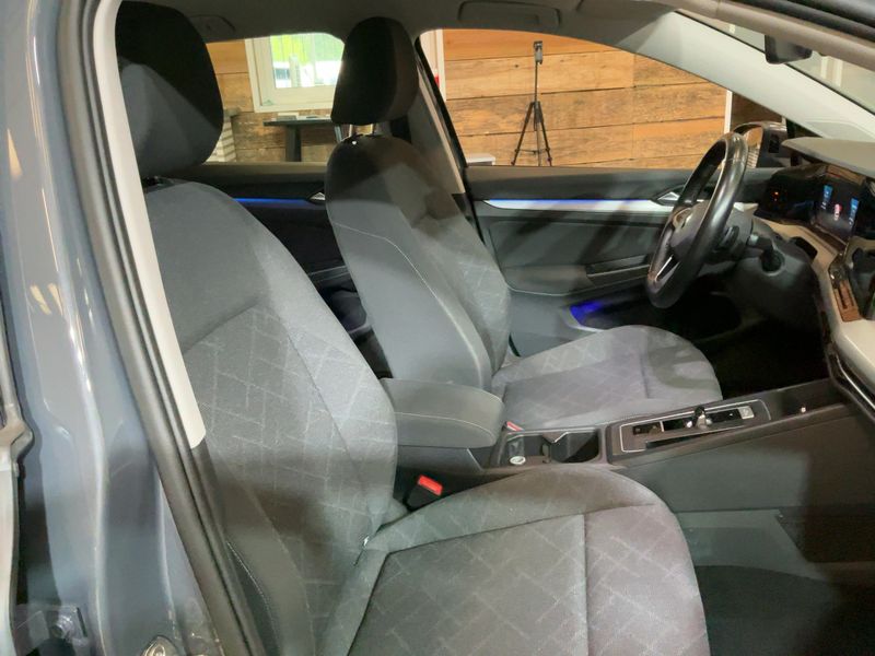 Volkswagen Golf VIII 1.5 eTSI ACT Life 1st 2020 – снимка 16