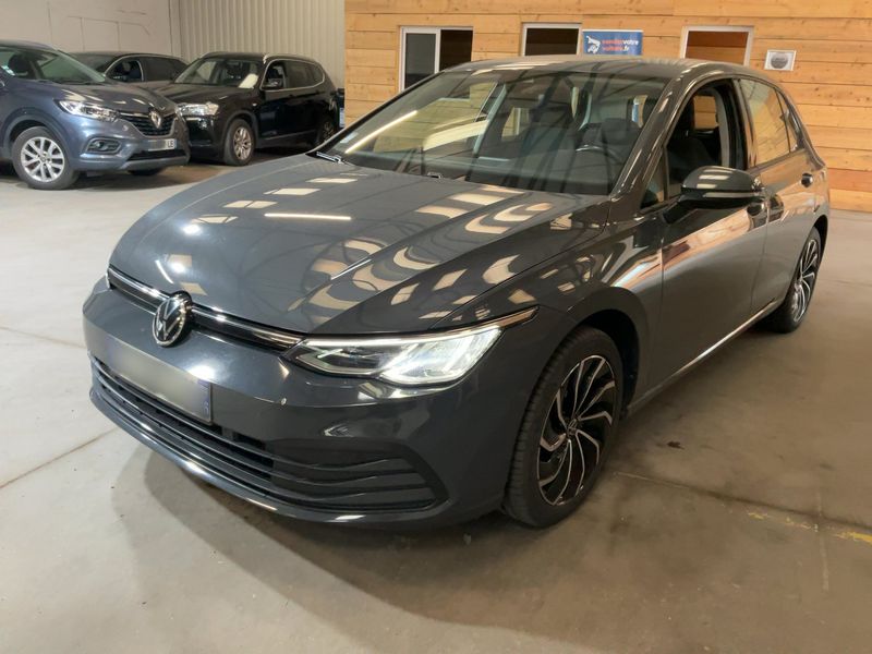 Volkswagen Golf VIII 1.5 eTSI ACT Life 1st 2020 – снимка 1