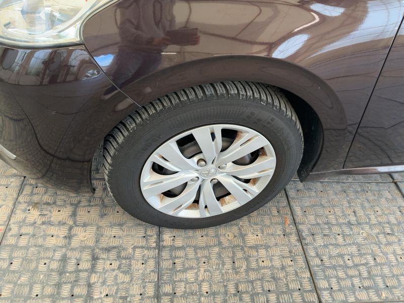 Peugeot 208 1.2 PureTech Style 2013 – снимка 3