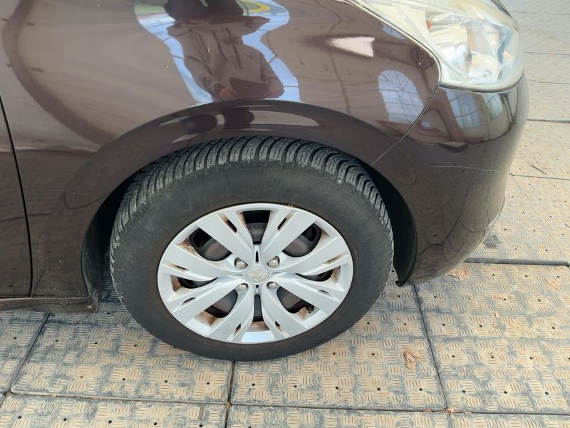 Peugeot 208 1.2 PureTech Style 2013 – снимка 11